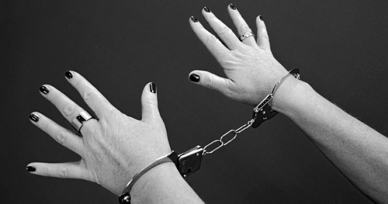 Mamă din Suceava, criminal în serie: și-a ucis 3 prunci după ce i-a născut