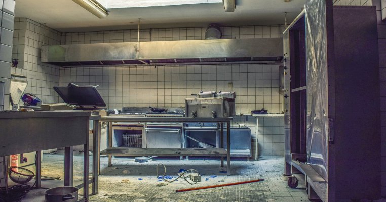 Atenție, părinți, unde vă duceți copiii să mănânce! Mai multe restaurante au fost amendate
