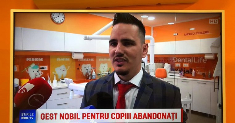 A crescut într-un orfelinat, iar acum le face o bucurie micuților ca el. Un tânăr din Neamț a ajutat la renovarea unui cabinet stomatologic pentru copii