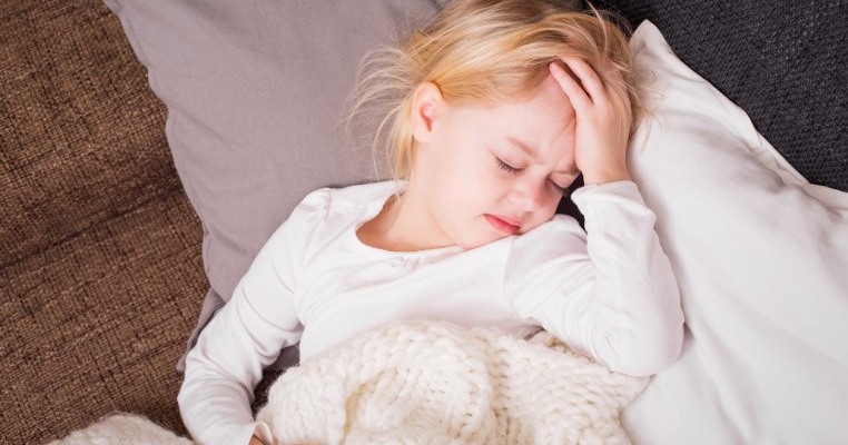 Alertă de epidemie! O boală care a dispărut de un secol ne pune copiii în pericol!