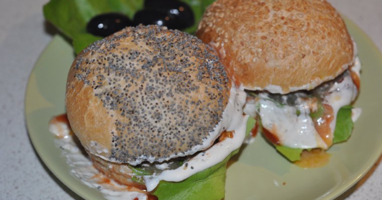 Hamburgeri cu carne de vita la cuptor