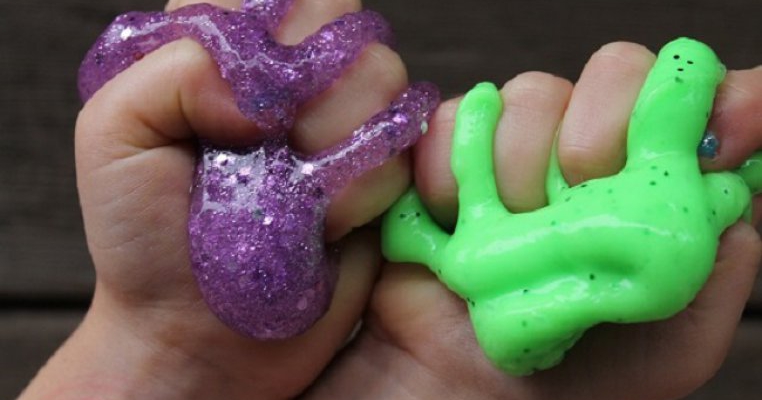 De ce sunt periculoase jucăriile gelatinoase slime