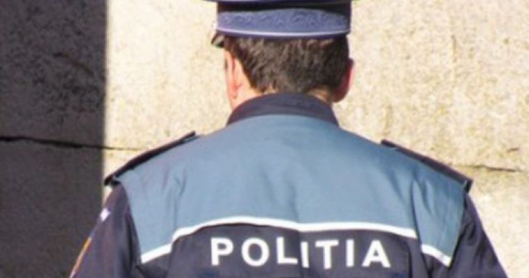 Groază la școală: un polițist din Maramureș a lovit 5 copii, chiar în cancelarie, de față cu directoarea