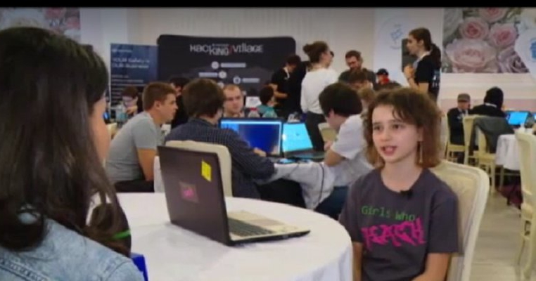 Bianca, fetița care, la 12 ani, a spart sistemul de vot electronic din America. Este româncă și toate companiile se bat pe ea