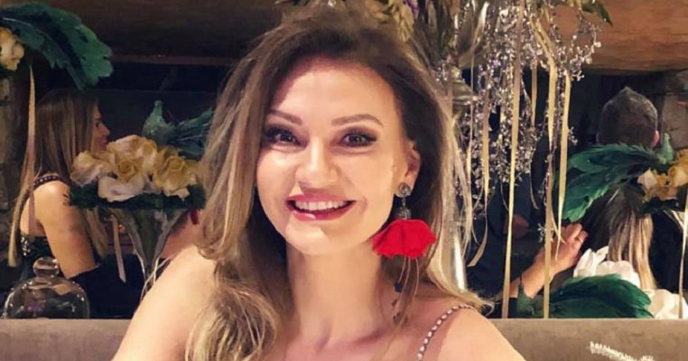 Copilăria chinuită a Danei Razboiu: Bătaia era ceva uzual. Mama îi spunea tatălui meu să nu mă mai lovească în cap ca să nu mă tâmpească