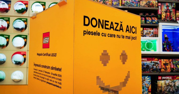 Piese pentru Zâmbete, primul program de donare de piese LEGO® din România, lansat de Magazinele Certificate LEGO® și Fundația United Way România
