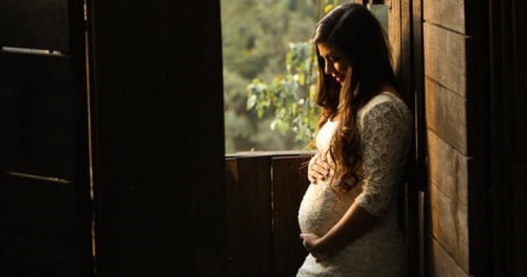 Cum să îți păstrezi o stare emoțională echilibrată în timpul sarcinii