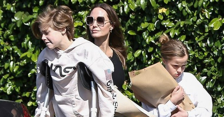 Angelina Jolie a dezvăluit că două dintre fiicele ei au fost operate în ultimele săptămâni: s-au luptat pentru viața lor