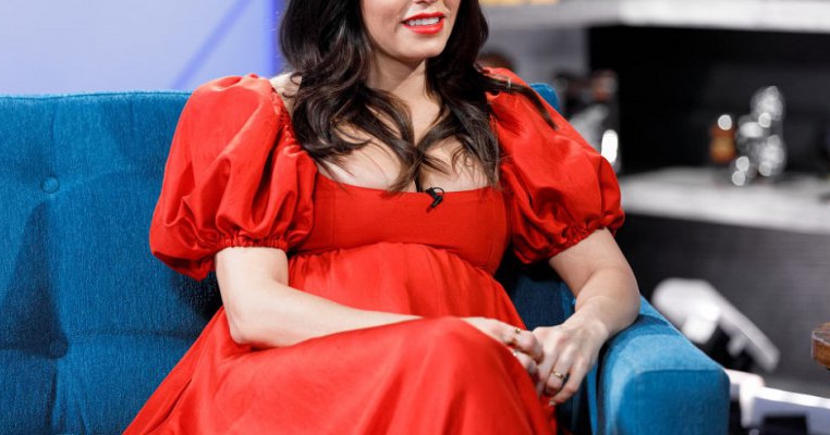 Una dintre cele mai frumoase vedete de la Hollywood a născut!