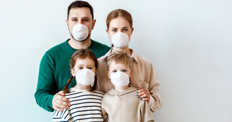 Ce se întâmplă cu copiii când părinții se îmbolnăvesc de coronavirus?