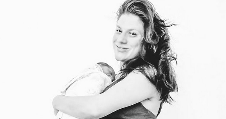 Fotografie sinceră cu Tily Niculae imediat după ce a născut: "Fotografia asta ar trebui să fie pe toate coperțile de reviste"