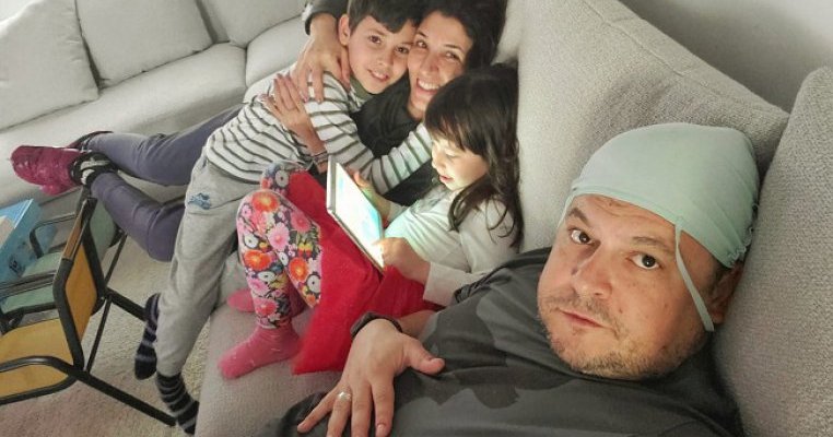 Sfaturile lui Mihai Bobonete pentru părinţii în depresie, din cauza autoizolării:"Ne loveşte pe toţi, uşor, dar sigur, în curând..."