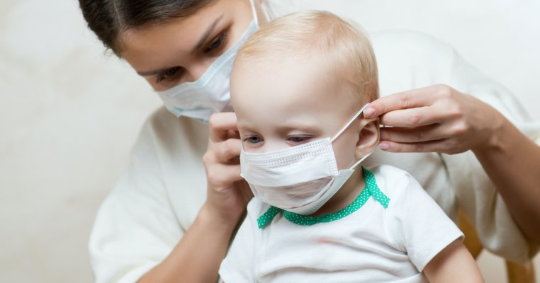 Care sunt simptomele de coronavirus la bebeluși și copii mici