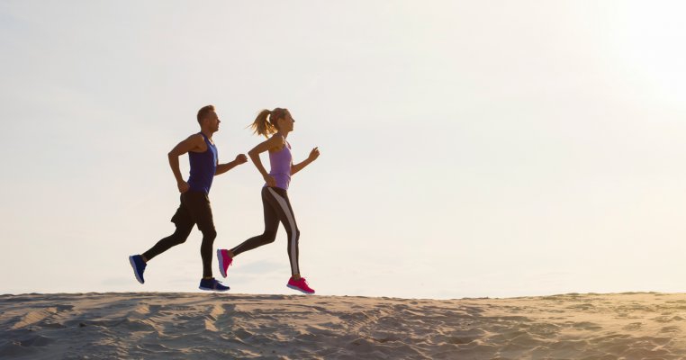 Jogging-ul în pandemie: este mai periculos să alergi în spatele cuiva decât în dreptul lui