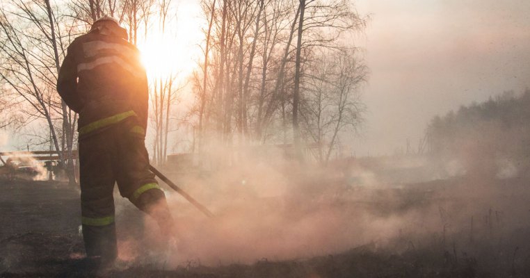 Cernobîlul arde de 9 zile. Unde va ajunge norul radioactiv și cât de periculos este