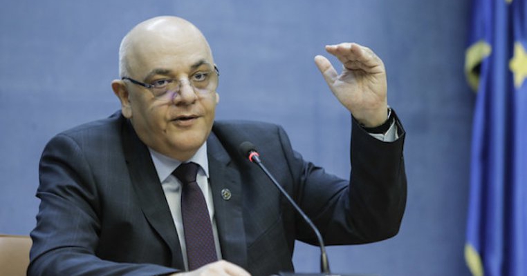 Raed Arafat: „Nu avem toate dotările necesare pentru a asigura reluarea cursurilor”