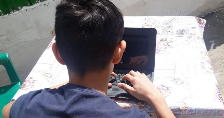 Salvați Copiii solicită autorităților decidente restabilirea dreptului la educație pentru toți copiii: E nevoie de intervenție rapidă pentru copiii excluși din educația online