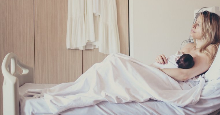 Laura Cosoi s-a dus la maternitate nepregătită: „Era să îmi uit buletinul"