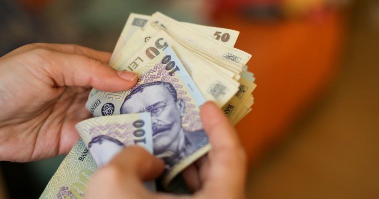 Părinți, s-a modificat salariul minim. Puteți ajunge și la câștiguri de 4000 de ron