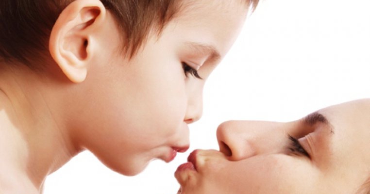 Educarea copilului: 4 greseli pe care orice mama are voie sa le faca