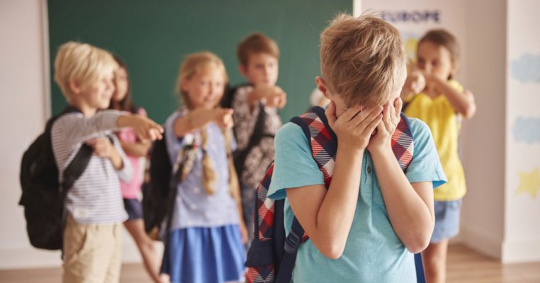 Cum va arăta bullying-ul în școli din septembrie? Normele care vor defini viitorul emoțional al copiilor noștri
