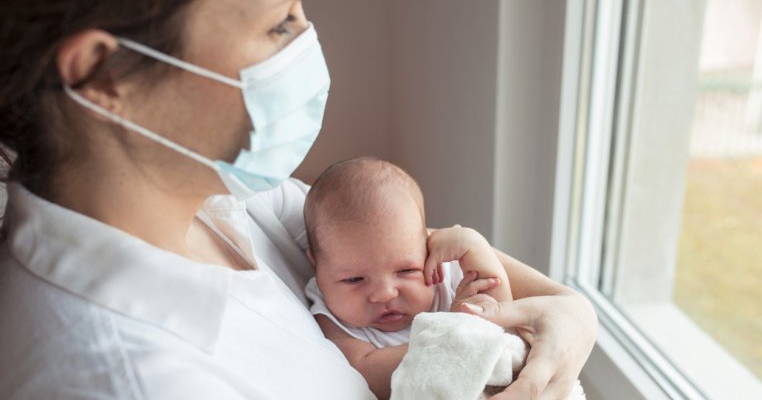 ULTIMA ORĂ! Primul bebeluș din România născut cu coronavirus