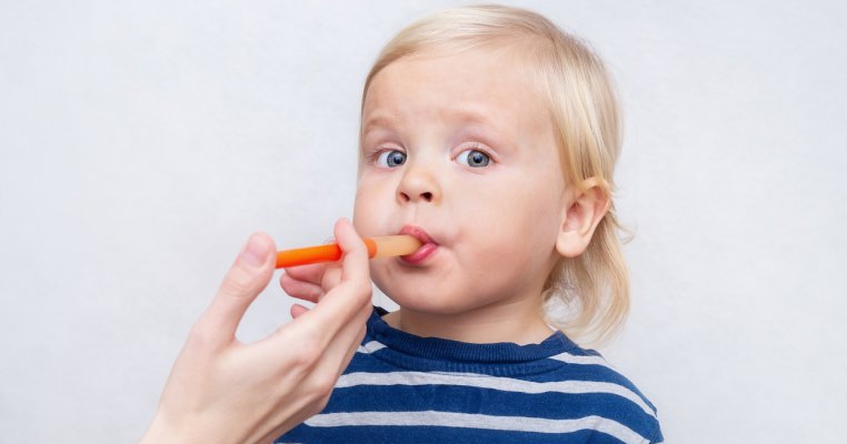 7 întrebări despre Ibuprofen în tratamentul copiilor infectați cu COVID-19 cu răspunsuri de la pediatru