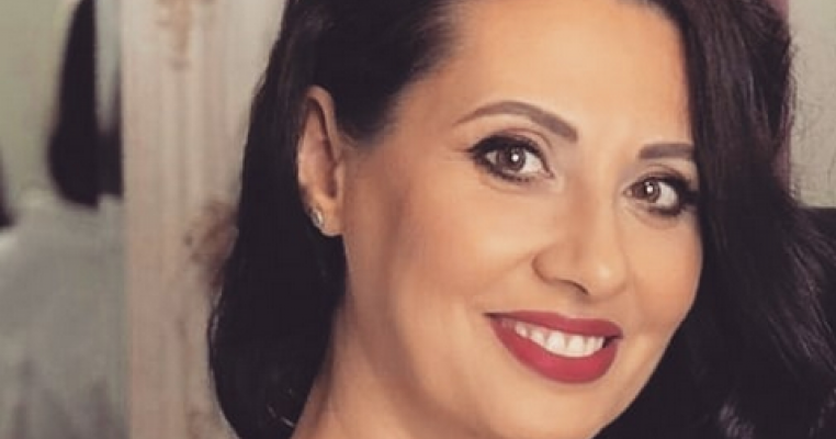 Mama Antoniei are 53 de ani. Uite cât de bine arată!