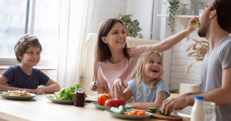4 mese în familie pe săptămână îți ajută copilul să aibă succes în viață