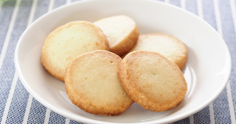 Cum faci simplu, la tine acasă, celebra rețetă de biscuiți 100