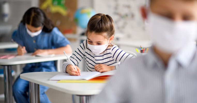 Cât de sigură este întoarcerea la școală a copilului tău? Un chestionar CDC îți dă răspunsul