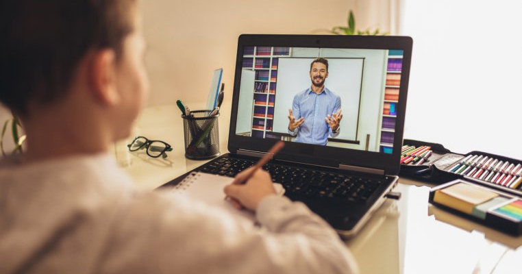 Programul de formare „TeleȘcoala profesorilor” începe din 24 august!
