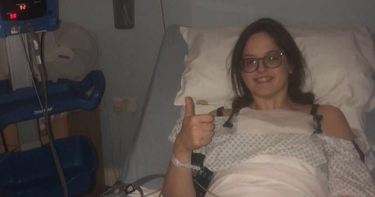 A intrat la menopauză la 6 ani. Ce face acum, la adolescență, fetița care suferă de insuficiență ovariană primară