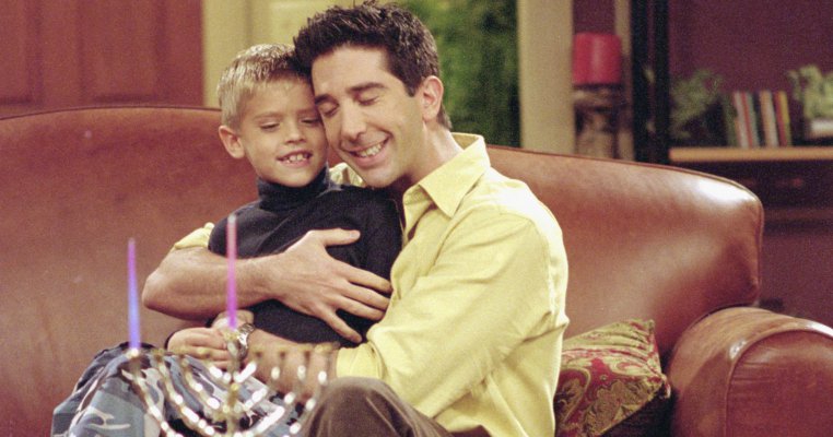 Îți amintești de Ben, băiețelul lui Ross din ”Friends”? Acum are rol principal într-un serial de succes!