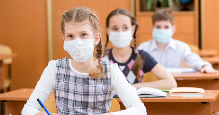 Ultima oră: cum încep copiii școlile. Ce spun miniștrii Educației și al Sănătății