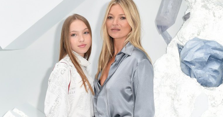 Fiica lui Kate Moss are deja 17 ani! Uite cât este de frumoasă