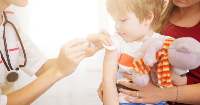 Vaccinul de la 5 ani: indicații și informații importante