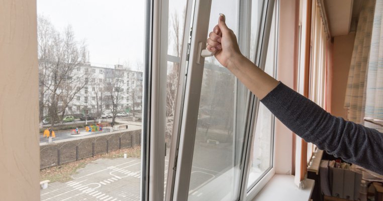 ”Aerisiți clasele, că nu vă trage curentul!” - apelul medicului Mihai Craiu către profesori