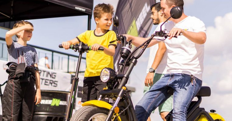 Aventura începe cu FreeWheel!
