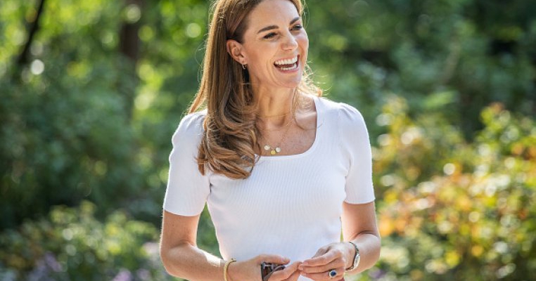 Semnificația colierului pe care îl poartă Kate Middleton. Valoarea unei bijuterii nu stă în bani