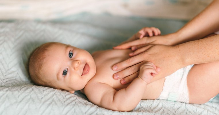 Burtici fericite, bebeluși liniștiți! Ce este microbiomul și cum ne asigurăm că funcționează perfect normal