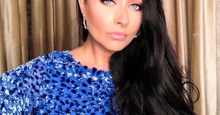 Gabriela Cristea s-a pozat goală: "Totuşi are un statut de femeie măritată şi cu copii, la casa ei. Ce vrea să arate?”