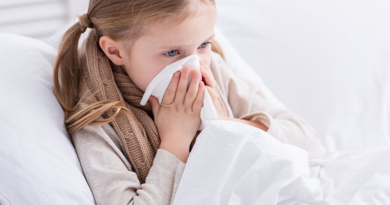 Cel mai bun tratament este prevenția: produsele care îți feresc copilul de răceală