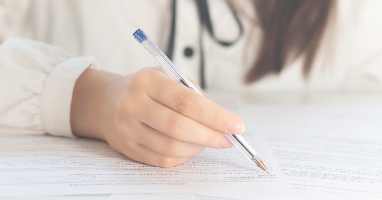 Ministerul Educației introduce două declarații pe propria răspundere pentru școala online
