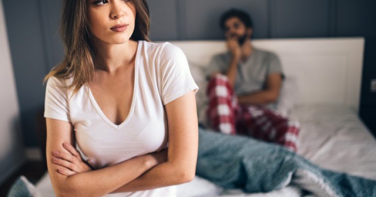 12 lucruri pe care orice femeie trebuie să le ştie despre relaţiile sexuale în timpul menstruaţiei