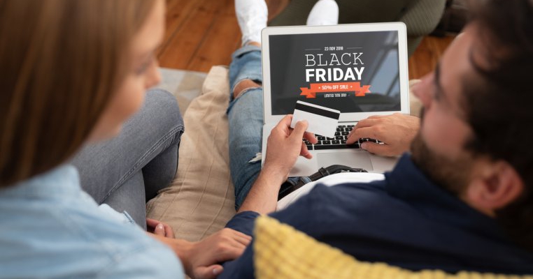 Cumpărături de Black Friday: Ce achiziții trebuie să facă părinții anul acesta?