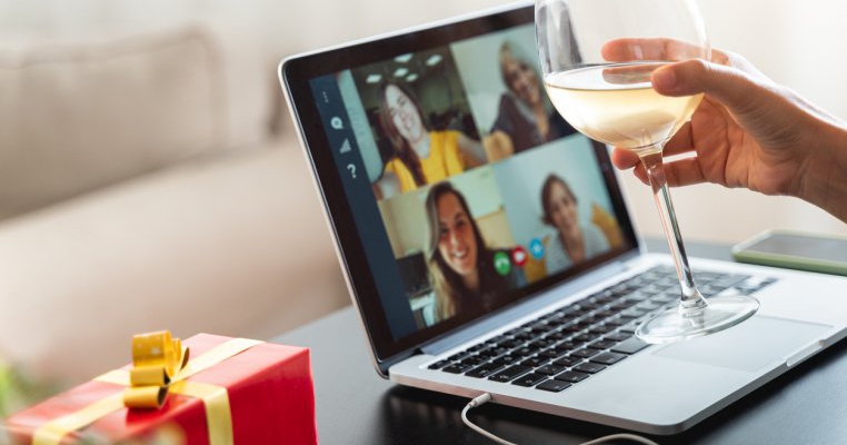 Recomandările OMS pentru Crăciun: petreceri de familie... online