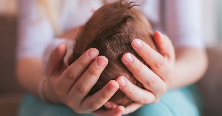 Copiii-lupi: le-a crescut păr pe tot corpul după ce au primit medicaţia greşită. Cine este vinovatul