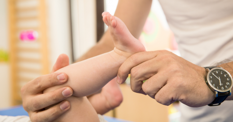 Chiar și în pandemie, copiii au nevoie de recuperare pediatrică