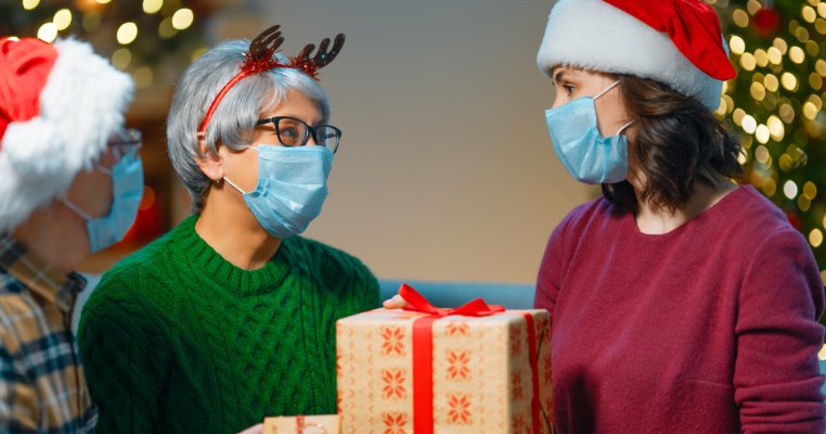 Ne vizităm familia de Crăciun cu test de COVID făcut? Ce spun medicii
